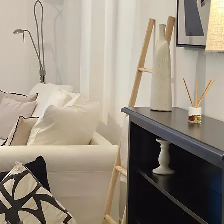 Moderno En Apartment *