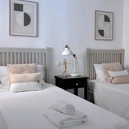 Moderno En Apartment